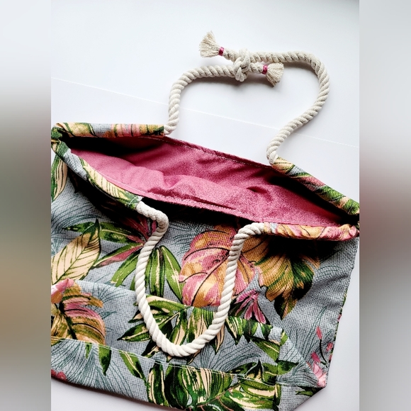 Womens Large Tropical Travel Tote - Picture 2 of 6